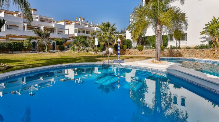 Duplex penthouse with 3 bedrooms in Nagueles, Golden Mile, Marbella