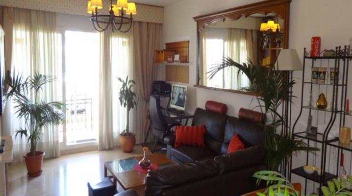 Duplex penthouse with 3 bedrooms in Nagueles, Golden Mile, Marbella