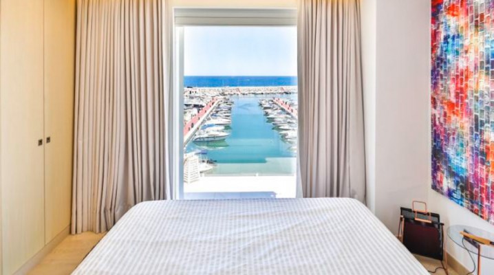 Amazing apartment in frontline beach position in Puerto Banus