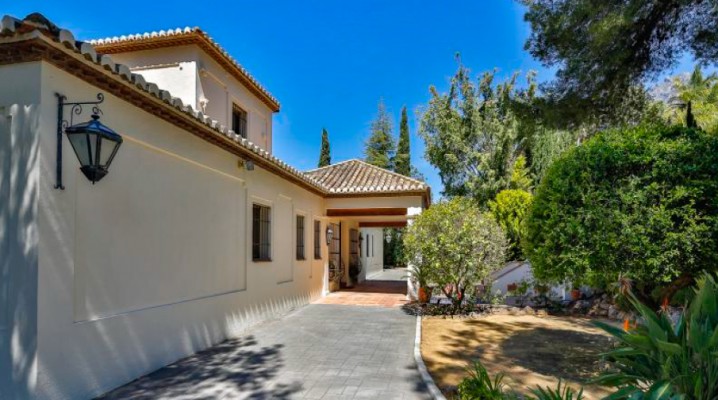 Magnificent villa situated in the prestigious estate of Sierra Blanca