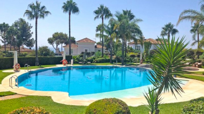 Luxury apartment in Monte Castillo, Altos Reales, Marbella