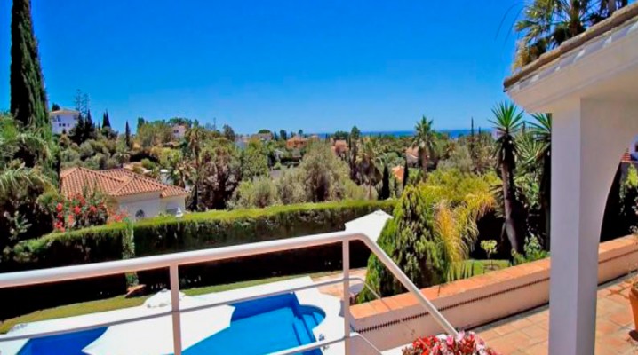 Andalusian villa in long-established urbanization El Rosario, Marbella