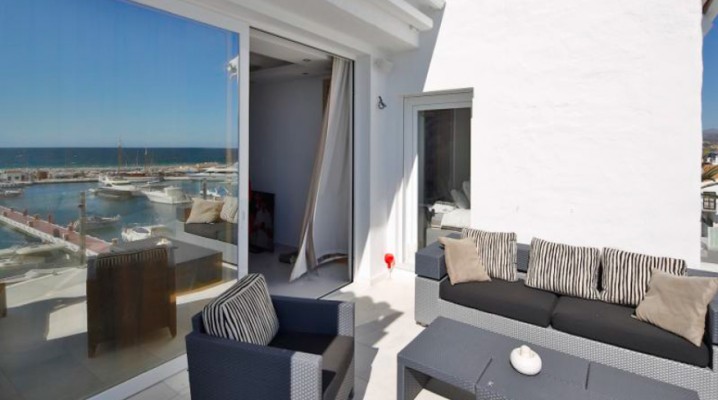 Amazing apartment in frontline beach position in Puerto Banus