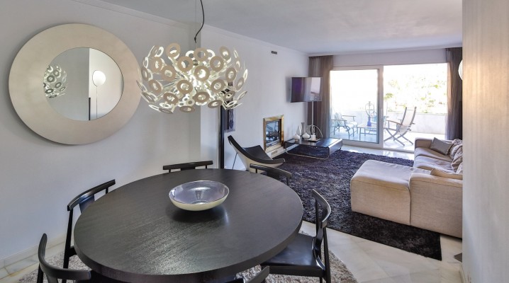 Luxury apartment in Los Grandos Golf, Nueva Andalucia, Marbella