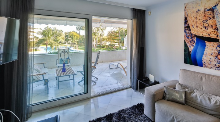 Luxury apartment in Los Grandos Golf, Nueva Andalucia, Marbella