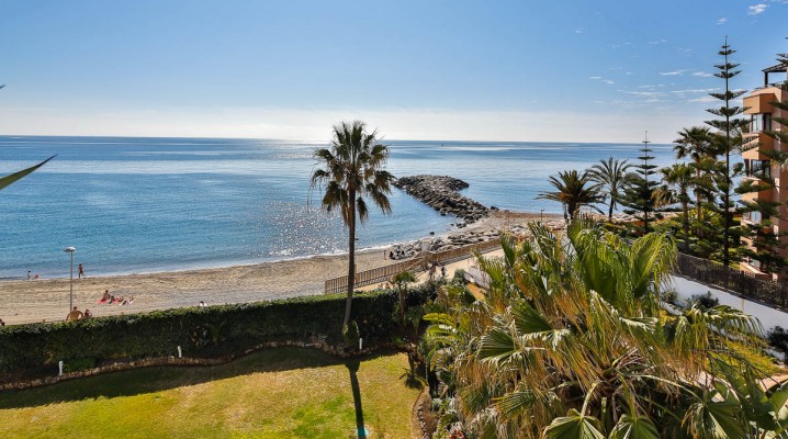 Frontline beach duplex- penthouse next to Puerto Banus