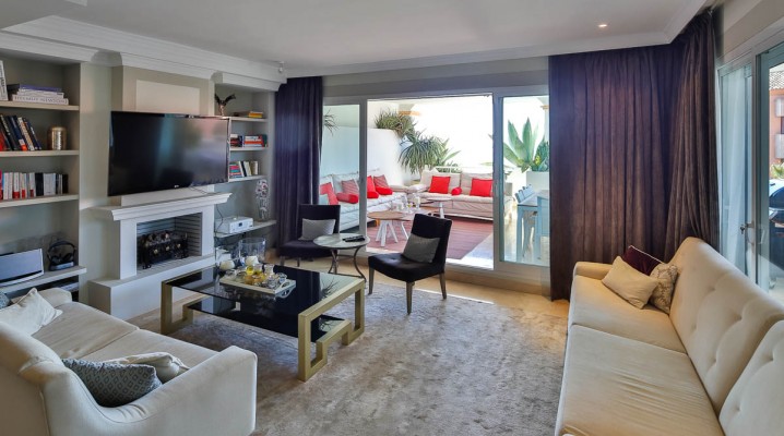 Frontline beach duplex- penthouse next to Puerto Banus