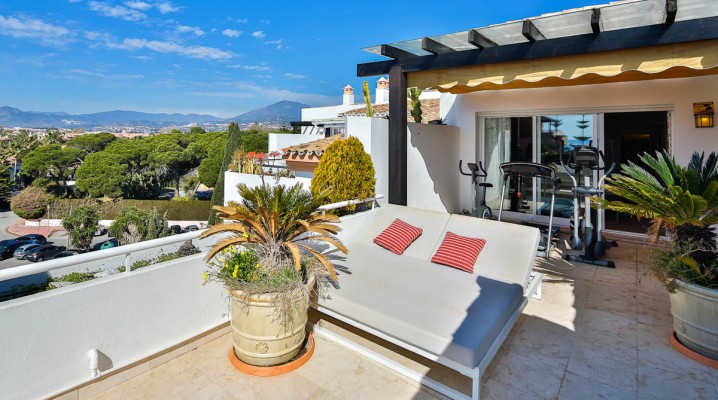 Frontline beach duplex- penthouse next to Puerto Banus