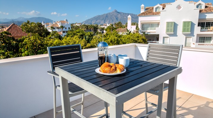 Top class luxury villa located beach side between Puerto Banus and SanPedro